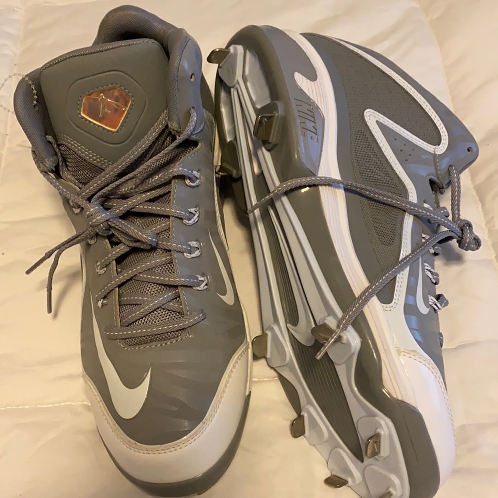 Nike Metal baseball cleats
